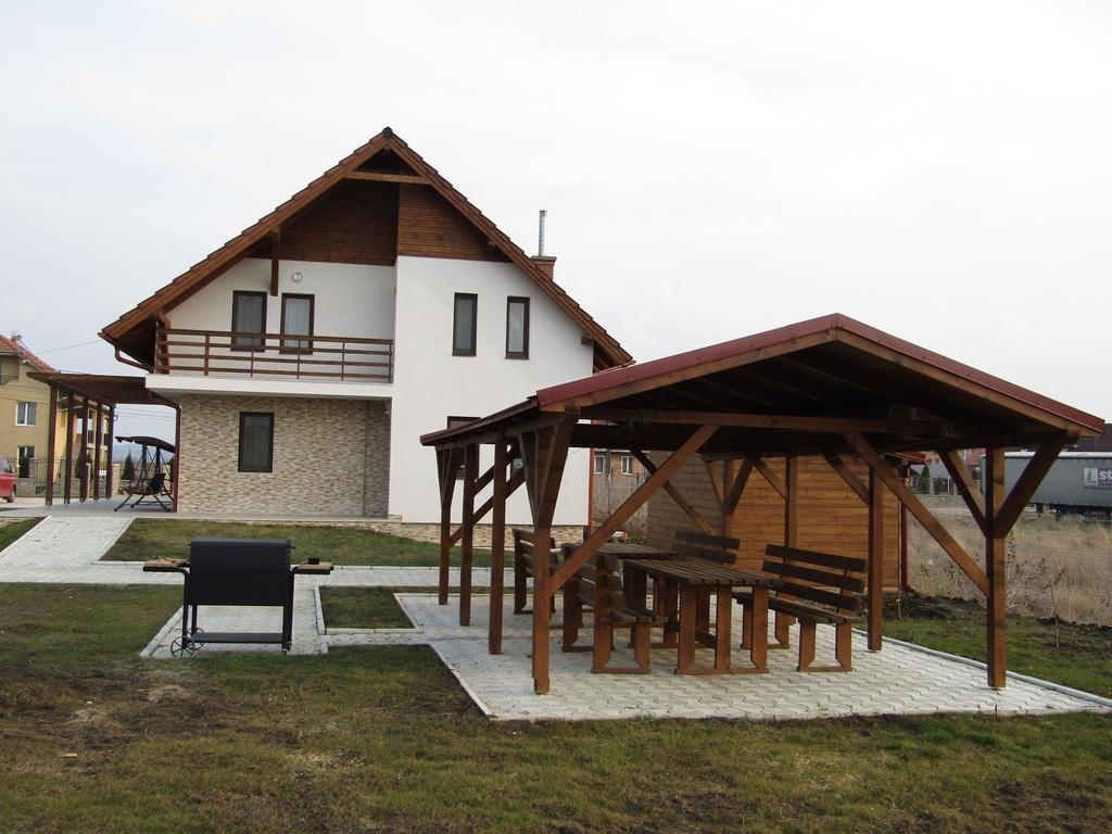 Pensiunea Soli Deo Gloria Sarmasag Exterior foto